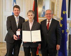 Pastoralreferentin Dr. Monika Berwanger bekam das Verdienstkreuz am Bande des Verdienstordens der Bundesrepublik Deutschland verliehen.